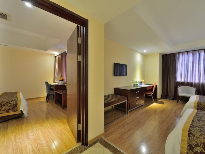 Greentree Alliance Beijing West Railway Station Zhanqian North Square Hotel Exterior photo